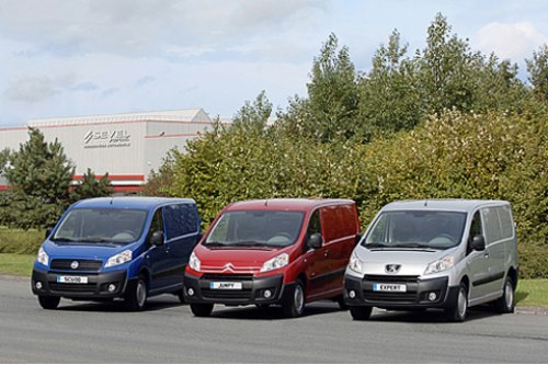 Троица (слева направо) Fiat Scudo, Citroen Jumpy и Peugeot Expert известна с 1995 года, когда…