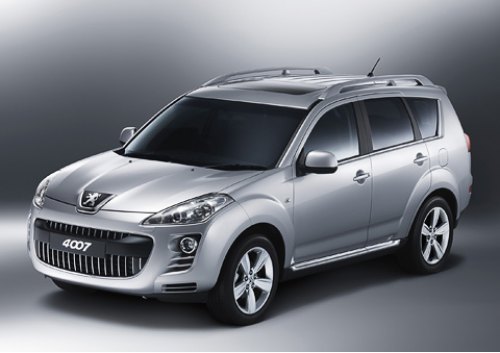 Peugeot 4007, построенный на базе Mitsubishi Outlander, появится к концу года.