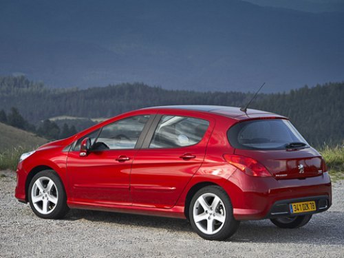 Отличить модели Peugeot друг от друга нынче — занятие непростое. Новый 308-й легче всего опознать…