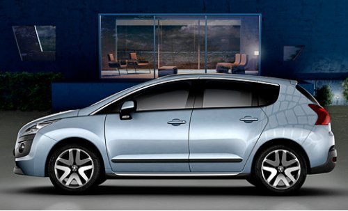 Внутри ожидаются обычные фишки Peugeot — cъемные кресла и гибкая организация салонного пространства.