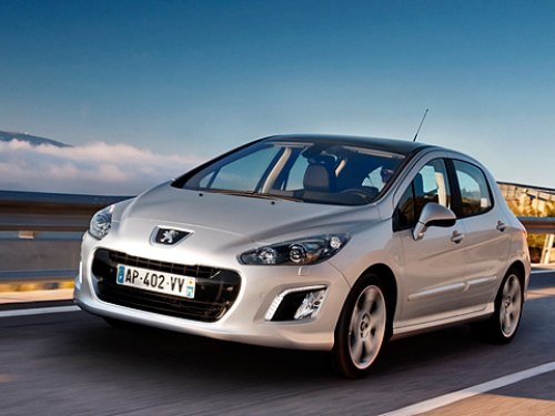 Рестайлинговое семейство Peugeot 308 теперь выполнено в новой стилистической манере компании. Скоро…