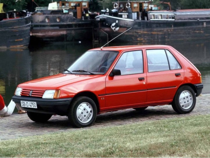 Peugeot готовит ответ своему земляку в лице Renault 5 выпуском собственного электрического…