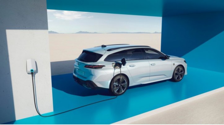 Хотя Peugeot не подтвердил информацию о ценах и доступности для конкретных рынков для E-308 и E-308…