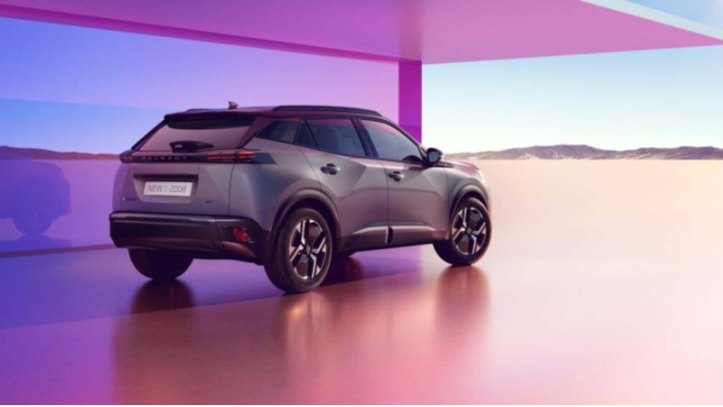 Peugeot 2008 2024 поступит в продажу этим летом вместе с чисто электрическим E-2008.