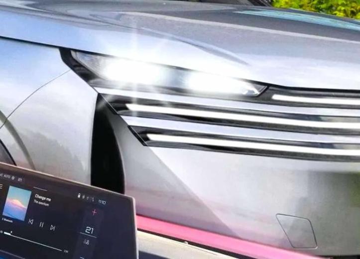 Peugeot 3008 может с рестайлингом удивить новой внешкой и странным рулем