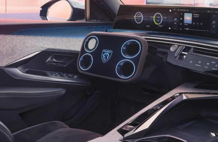 Рулевое колесо Hypersquare, которое может получить обновленный Peugeot 3008