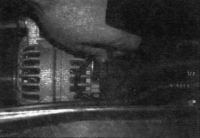 D Sprawdź niezawodność złączy elektrycznych generatora