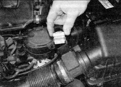 Figure 20.13. Disconnect the air flow sensor electrical connector (late DW series engines)