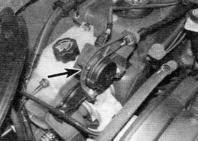 Figure 13.72. Location of the accelerator pedal position sensor (marked with an arrow)