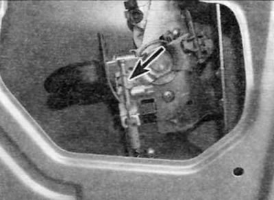 Figure 14.15, a. Mark the installation position of the threaded tips (marked with arrows) drive…