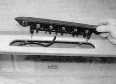 Рис. 5.44, а. Снимите верхний стоп-сигнал...