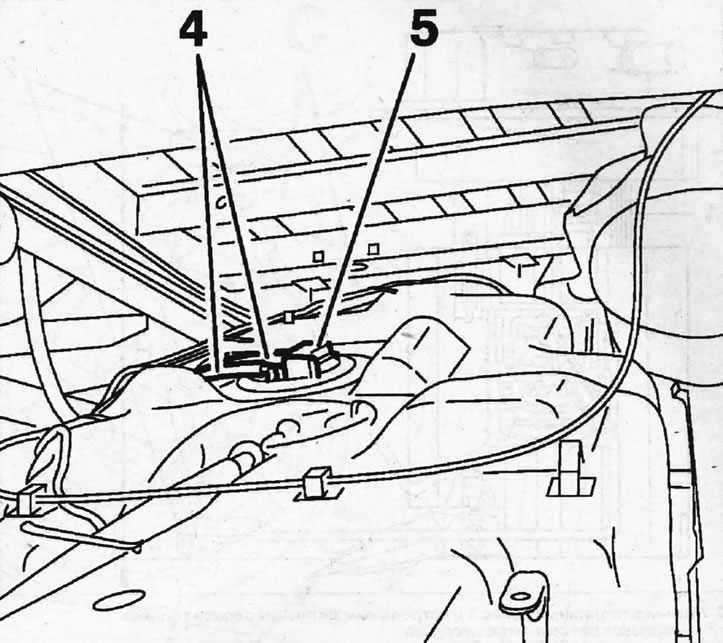 2.5. Отсоедините от насоса в топливном баке трубопроводы 4 и штекер 5 и снимите бак