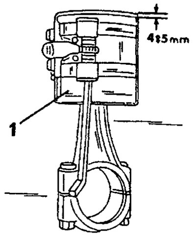 Рис. 129. При установке стяжной ленты поршень должен выступать на указанный размер (при наличии…