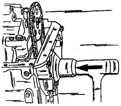 Фигура 352. Притискане на семеринга на коляновия вал от страната на задвижващия механизъм.