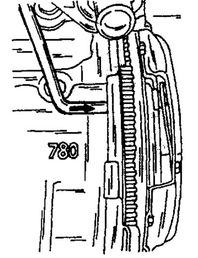 Фигура 359. Заключващият прът на коляновия вал се вкарва от задната страна на картера на двигателя…