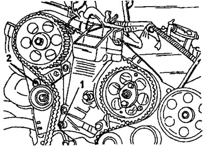 Фигура 392. Гайката (1) и болтът (2) закрепват обтегателната ролка на автоматичния обтегач на…