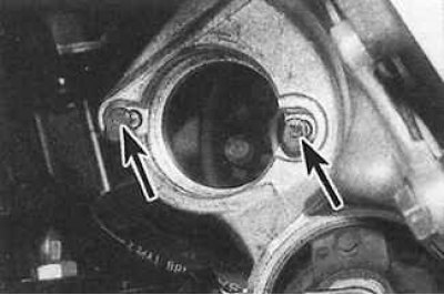 9. След това завъртете болтовете (обозначени със стрелки) на 90°, така че главите им да са…