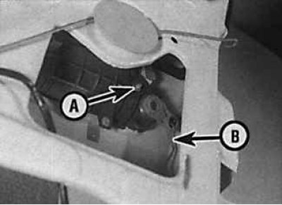 Замок и ручки открытия двери — снятие и установка (Пежо 406, 1995-2004 ...