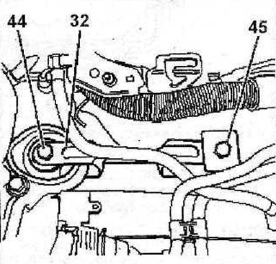 7.49 Connect the reaction rod 32, tighten the bolts 44 and 45 of its fastening with a force of 50 Nm