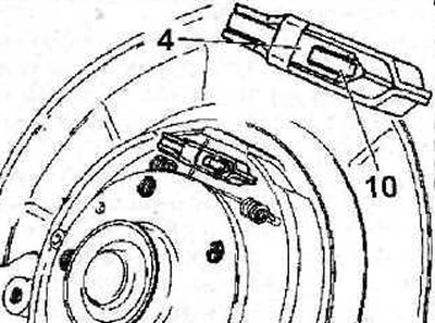 10.9 a Strângeți piulița 2 (vezi ilustrația 10.4)astfel încât să crească tensiunea cablului 4 în…